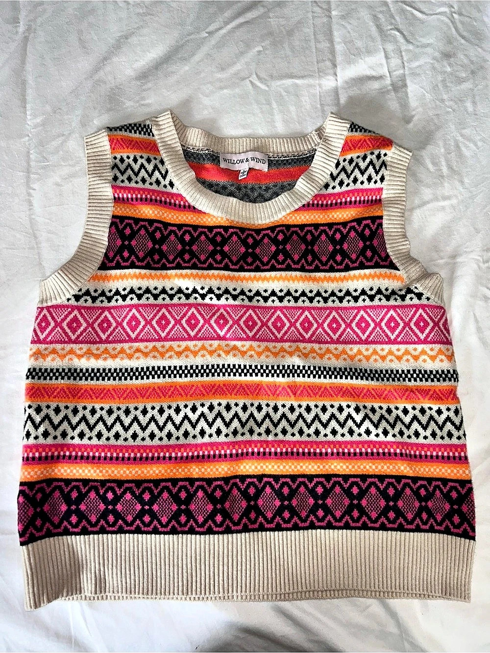 Willow & Wind Geometric Knit Sweater Vest in Pink & Black
